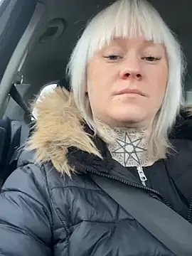 poussichienne online show from February 2026 03:54:02 PM