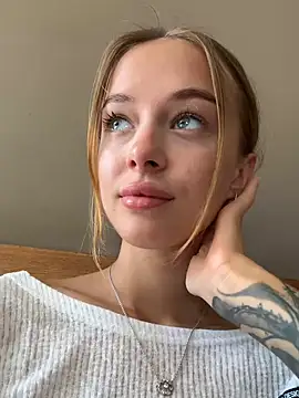 Snapshot of enjoy_my_beauty chatting on February 2025 04:31:02 AM enjoy my beauty online show from February 2025 04:31:02 AM