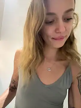 Snapshot of enjoy_my_beauty chatting on March 2025 07:37:01 AM enjoy my beauty online show from March 2025 07:37:01 AM