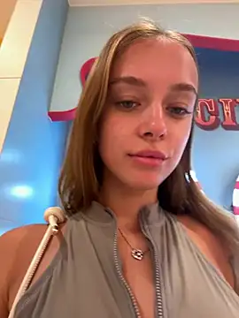 Snapshot of enjoy_my_beauty chatting on March 2025 04:19:01 AM enjoy my beauty online show from March 2025 04:19:01 AM