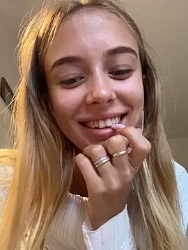 Snapshot of enjoy_my_beauty chatting on September 2025 05:53:02 AM enjoy my beauty online show from September 2025 05:53:02 AM