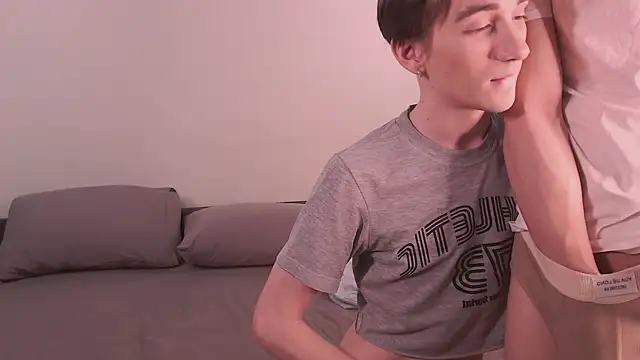 Snapshot of EliotMarks chatting on December 2024 06:14:01 PM EliotMarks online show from December 2024 06:14:01 PM