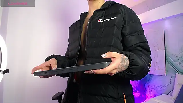 Steev Novoa online show from April 2026 03:15:01 AM