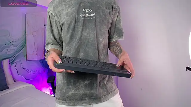 Steev Novoa online show from April 2026 02:38:02 AM