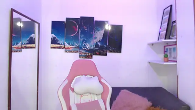 EmmaMyerss  online show from December 2024 11:49:02 PM