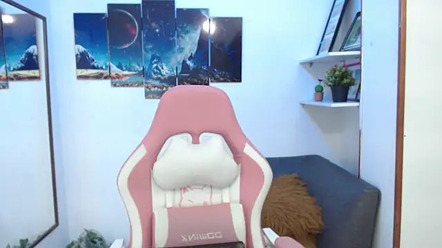 EmmaMyerss  online show from March 2025 11:05:01 PM