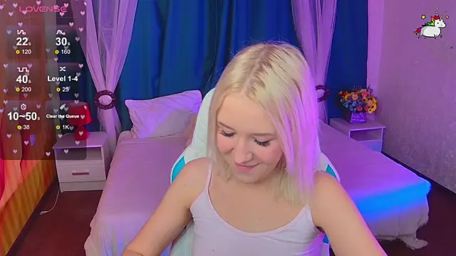 Snapshot of Selenatrend chatting on October 2025 12:25:02 PM Selenatrend online show from October 2025 12:25:02 PM