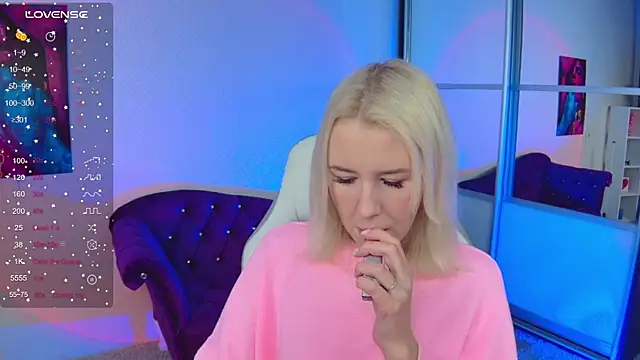 Snapshot of Selenatrend chatting on October 2025 06:33:01 AM Selenatrend online show from October 2025 06:33:01 AM