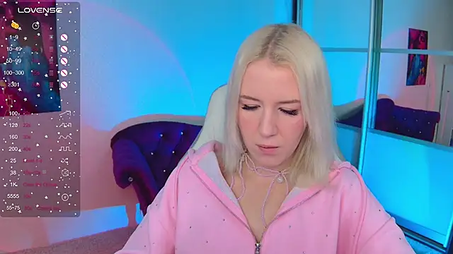 Snapshot of Selenatrend chatting on October 2025 01:46:02 PM Selenatrend online show from October 2025 01:46:02 PM