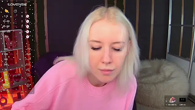 Snapshot of Selenatrend chatting on November 2025 12:16:02 PM Selenatrend online show from November 2025 12:16:02 PM