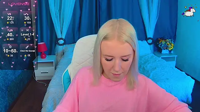 Snapshot of Selenatrend chatting on November 2025 06:28:01 PM Selenatrend online show from November 2025 06:28:01 PM