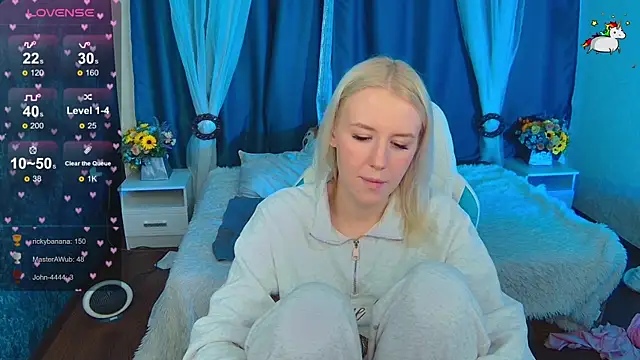 Selenatrend online show from November 2025 12:33:01 AM