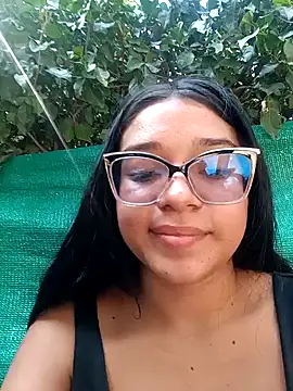 Snapshot of -VICKKY chatting on January 2025 04:04:02 PM -VICKKY online show from January 2025 04:04:02 PM