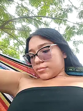 Snapshot of -VICKKY chatting on January 2025 08:00:01 PM -VICKKY online show from January 2025 08:00:01 PM