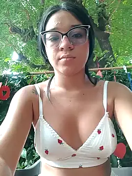 Snapshot of -VICKKY chatting on February 2025 01:27:01 PM -VICKKY online show from February 2025 01:27:01 PM