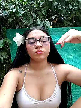 Snapshot of -VICKKY chatting on February 2025 02:01:01 PM -VICKKY online show from February 2025 02:01:01 PM