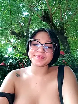 Snapshot of -VICKKY chatting on February 2025 10:18:02 PM -VICKKY online show from February 2025 10:18:02 PM