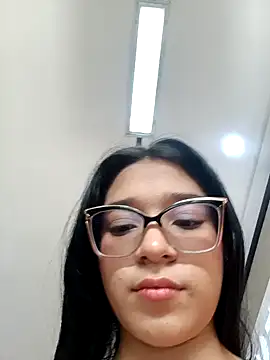 Snapshot of -VICKKY chatting on February 2025 09:16:02 PM -VICKKY online show from February 2025 09:16:02 PM