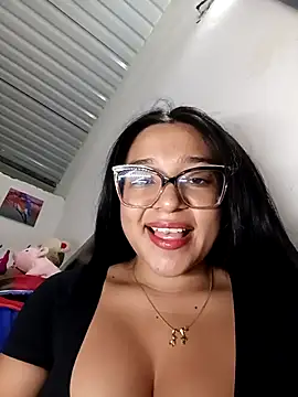 Snapshot of -VICKKY chatting on September 2025 03:28:01 AM -VICKKY online show from September 2025 03:28:01 AM