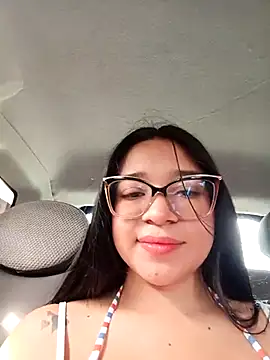 Snapshot of -VICKKY chatting on October 2025 01:52:01 PM -VICKKY online show from October 2025 01:52:01 PM