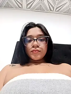 Snapshot of -VICKKY chatting on October 2025 02:04:01 PM -VICKKY online show from October 2025 02:04:01 PM