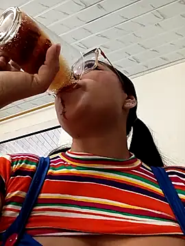 Snapshot of -VICKKY chatting on October 2025 02:18:02 PM -VICKKY online show from October 2025 02:18:02 PM