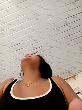 Snapshot of -VICKKY chatting on November 2025 02:07:02 PM -VICKKY online show from November 2025 02:07:02 PM