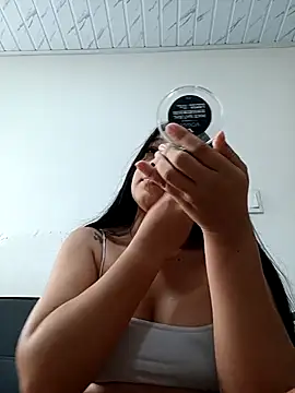 -VICKKY online show from January 2026 01:48:02 PM