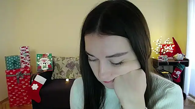 Snapshot of Pretty_shy chatting on December 2024 12:23:02 PM Pretty shy online show from December 2024 12:23:02 PM