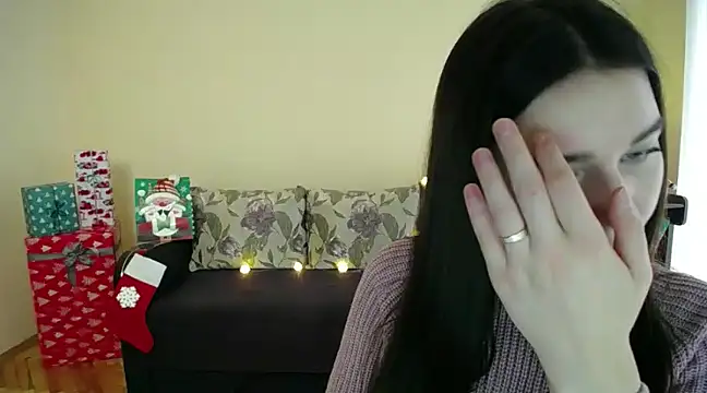 Snapshot of Pretty_shy chatting on December 2024 08:44:02 AM Pretty shy online show from December 2024 08:44:02 AM