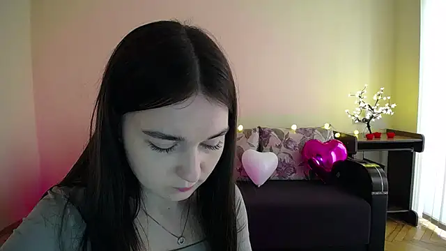 Snapshot of Pretty_shy chatting on March 2025 12:04:02 PM Pretty shy online show from March 2025 12:04:02 PM