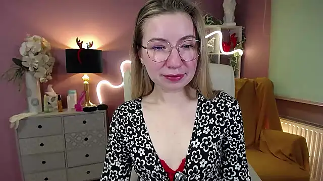Mia Tasty online show from December 2024 08:39:02 AM