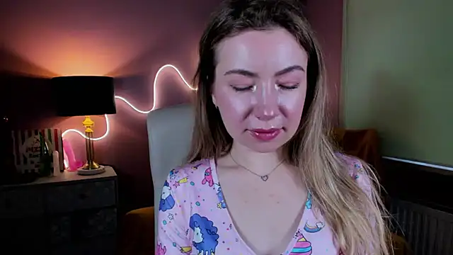 Mia Tasty online show from November 2025 08:11:02 AM