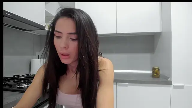 Snapshot of Emmapmg chatting on November 2025 10:26:01 PM Emmapmg online show from November 2025 10:26:01 PM