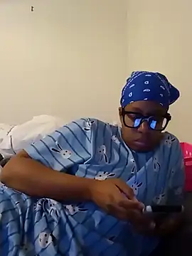 Snapshot of madamsensuale chatting on December 2024 09:29:02 PM madamsensuale online show from December 2024 09:29:02 PM