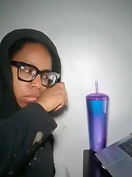 Snapshot of madamsensuale chatting on February 2025 03:01:01 AM madamsensuale online show from February 2025 03:01:01 AM