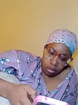 Snapshot of madamsensuale chatting on February 2025 03:56:01 AM madamsensuale online show from February 2025 03:56:01 AM