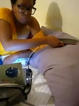 Snapshot of madamsensuale chatting on November 2025 01:19:02 AM madamsensuale online show from November 2025 01:19:02 AM