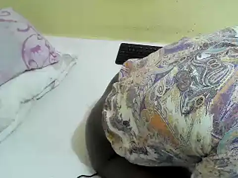 Snapshot of Quincy_joyy chatting on February 2025 02:40:01 PM Quincy joyy online show from February 2025 02:40:01 PM