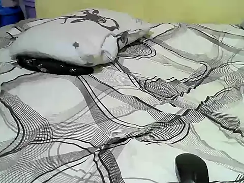 Quincy joyy online show from November 2025 04:05:01 AM