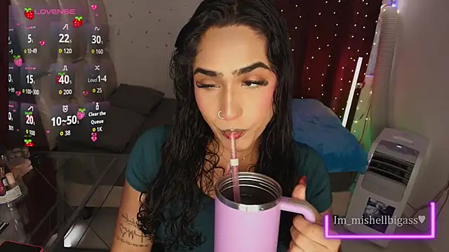 Snapshot of im_mishellbigass chatting on July 2026 09:43:01 PM im mishellbigass online show from July 2026 09:43:01 PM