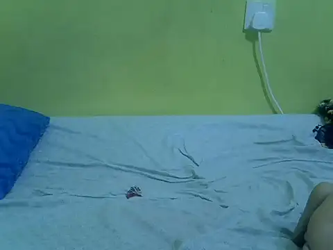 Snapshot of queendebbie chatting on September 2025 06:37:02 AM queendebbie online show from September 2025 06:37:02 AM