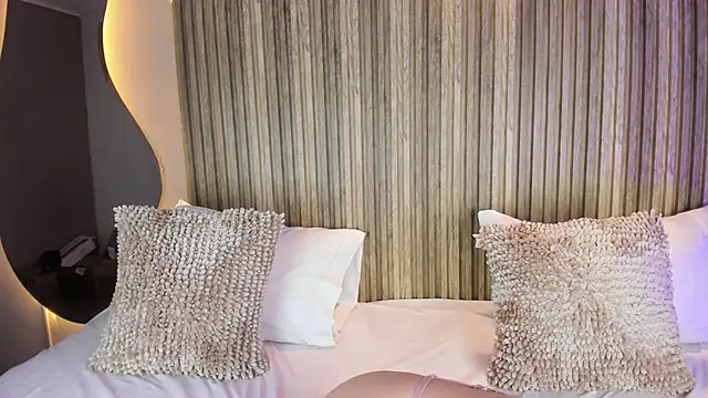 LiaTink online show from February 2026 05:09:02 PM