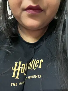 smile pretty online show from October 2025 07:44:02 PM