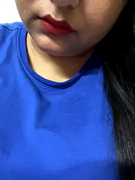 smile pretty online show from October 2025 07:05:01 PM