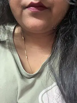 smile pretty online show from April 2026 06:49:02 PM