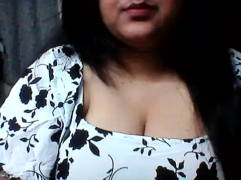 smile pretty online show from April 2026 05:50:02 PM