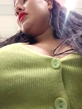 Snapshot of Blushing_Katy chatting on April 2026 12:11:02 AM Blushing Katy online show from April 2026 12:11:02 AM