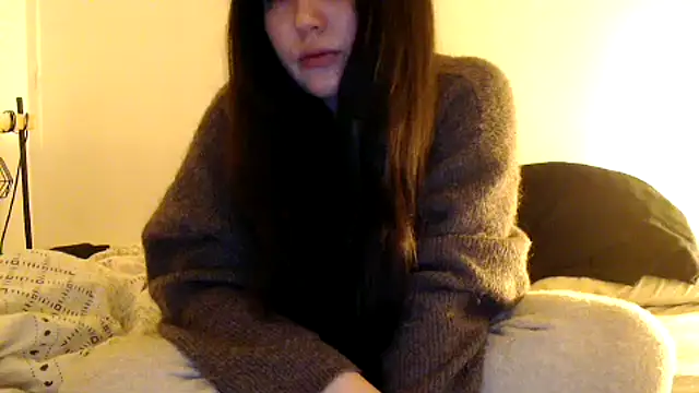 Lynylou online show from December 2024 12:59:02 PM