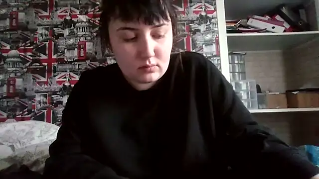 Snapshot of Lynylou chatting on October 2025 01:45:01 PM Lynylou online show from October 2025 01:45:01 PM